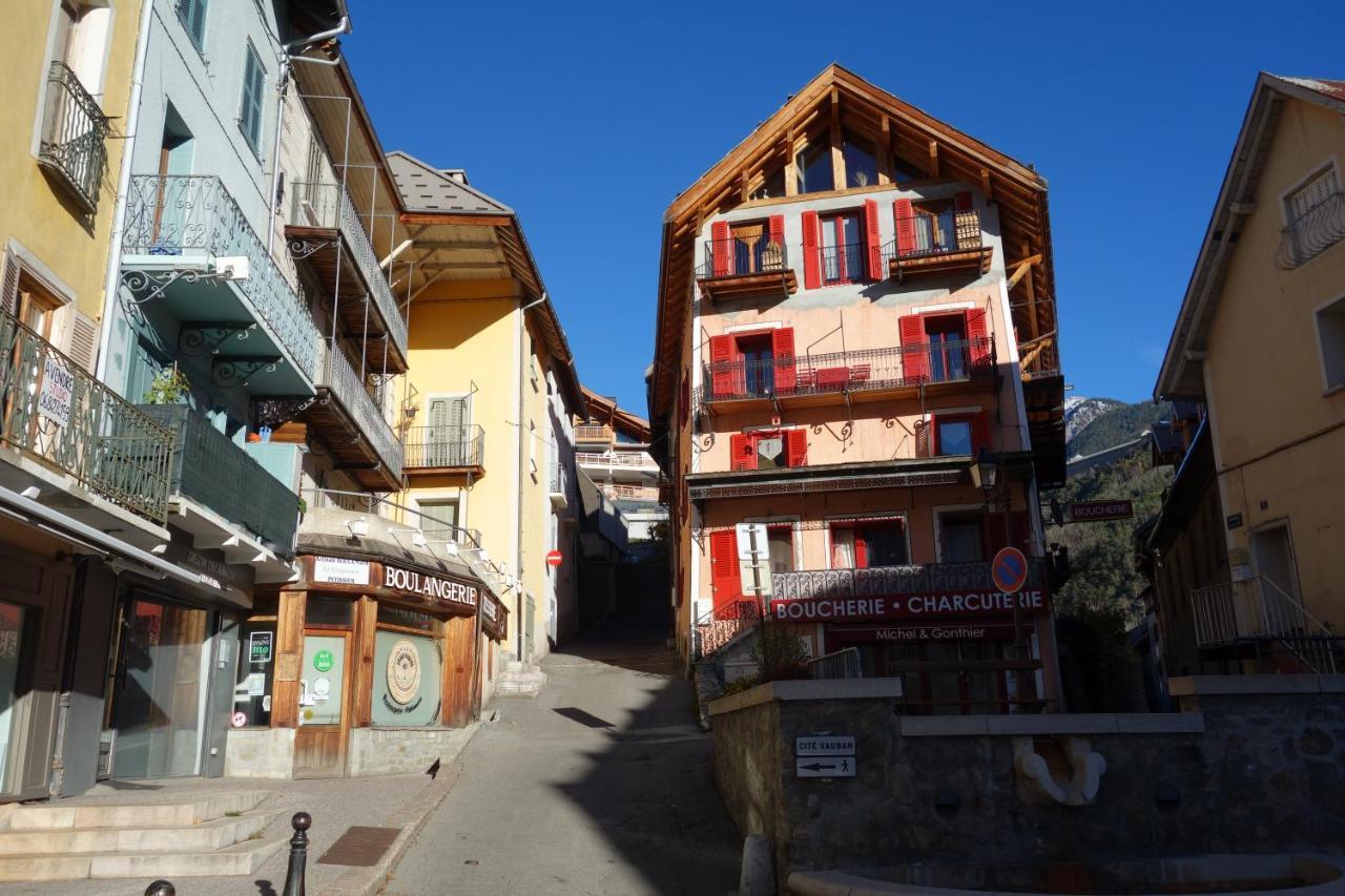 Chez Petit Louis- Appart Centre Ville Jusqu'A 6 Personnes Briançon Екстериор снимка